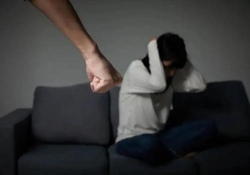 福州调查公司：夫妻离婚父母有权利分割财产吗